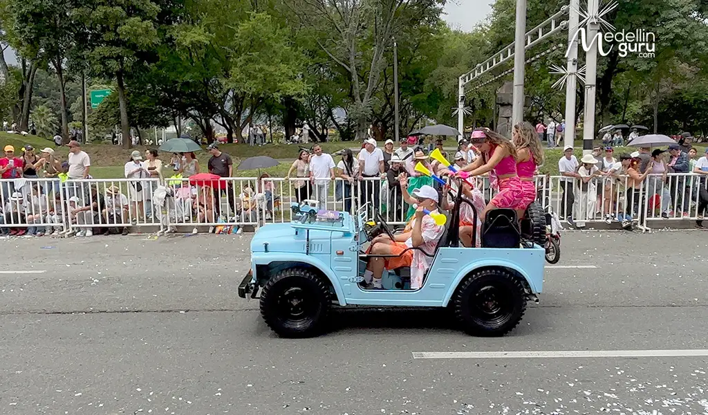 Classic Cars Parade 2025 - A Journey Through Medellín's Streets
