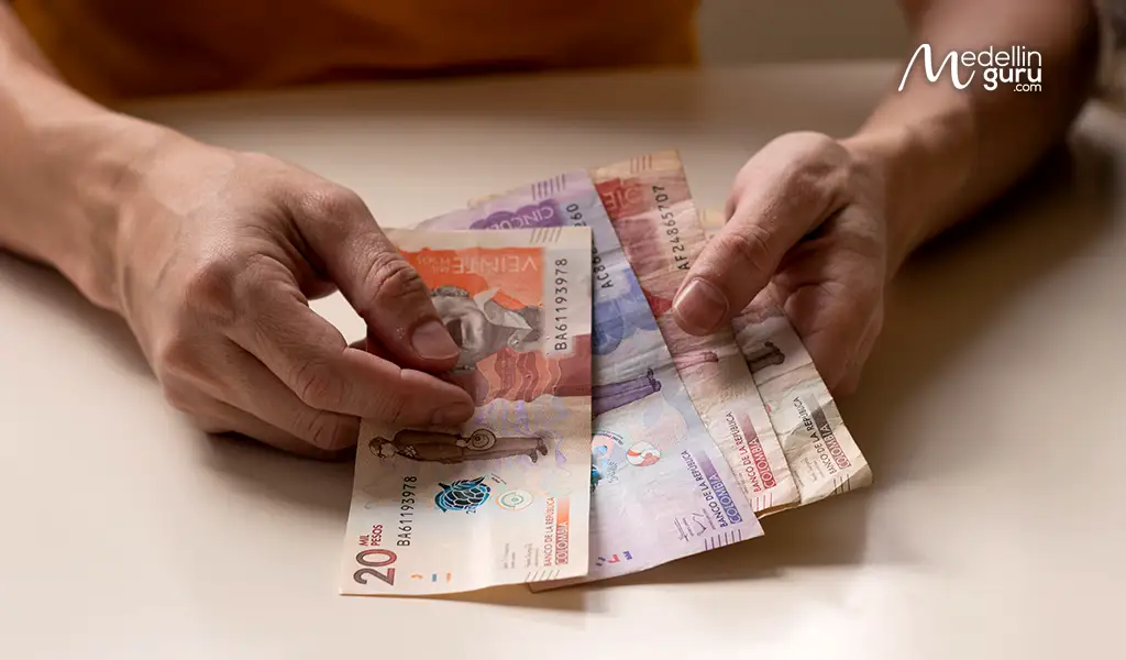 Cunting the lucas for paying in a coffe shop