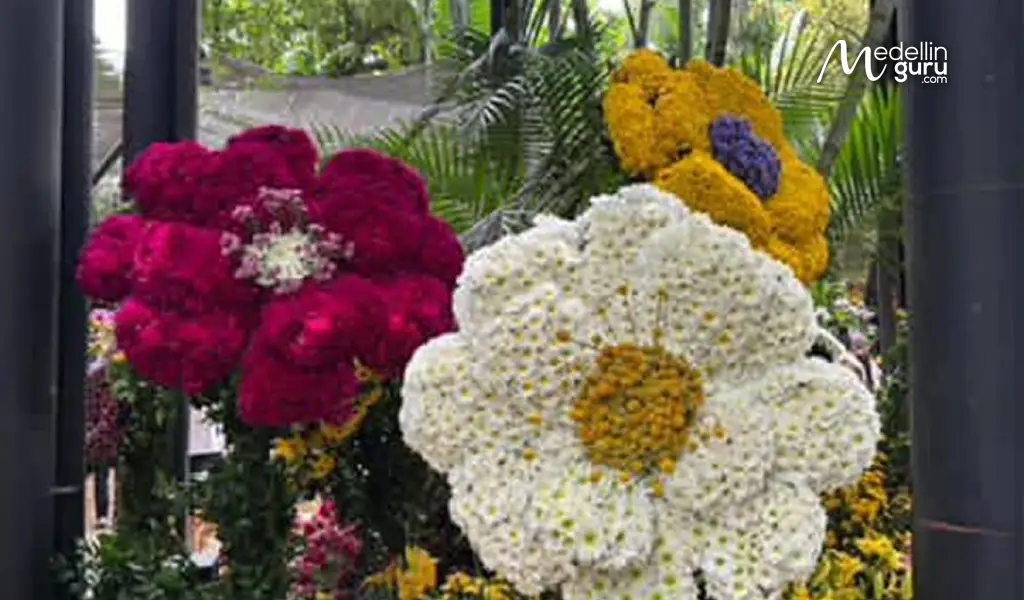 Flowers in big scale made of other flowers
