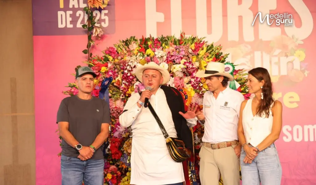 Juan Pablo Sánchez Martínez, winner of the Desfile de Silleteros 2025,Photo via mioriente.com