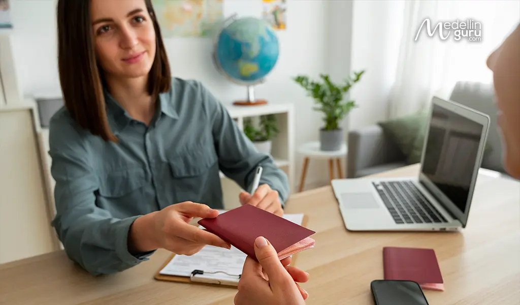 We reccomend yo get expert help for your Colombia visa application