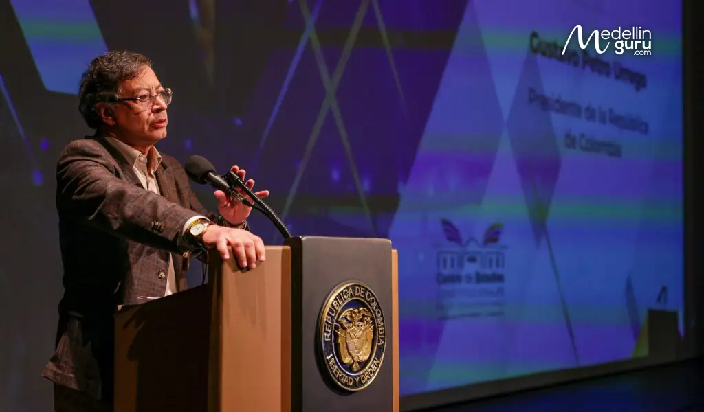 Image of President Gustavo Petro during a press conference discussing new economic policies and their implications for investors