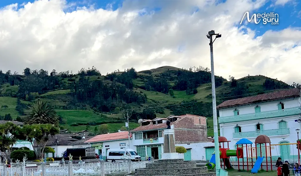 The peaceful main park of El Cocuy Boyacá
