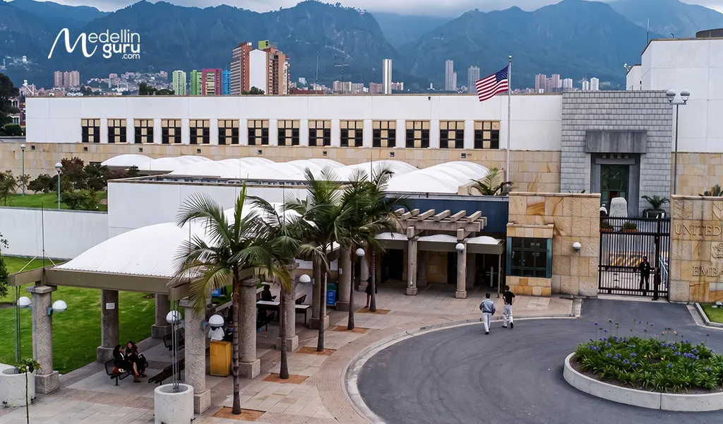 The US embassy in Colombia, located in Bogotá. Source Wikimedia Commons.