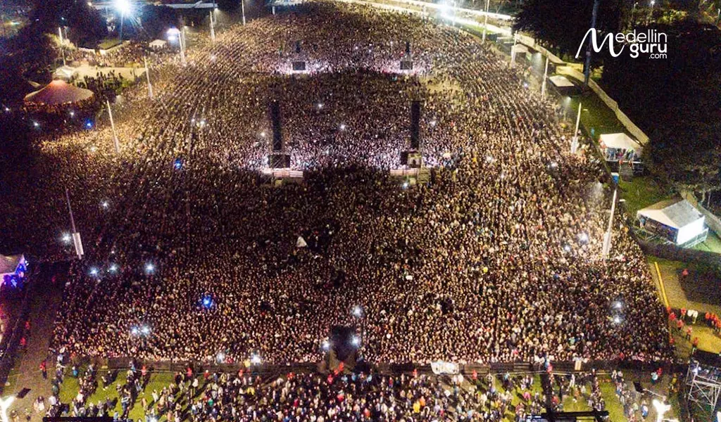 this is how it looks at night in Rock al Parque: the biggest free concert in Bogotá.